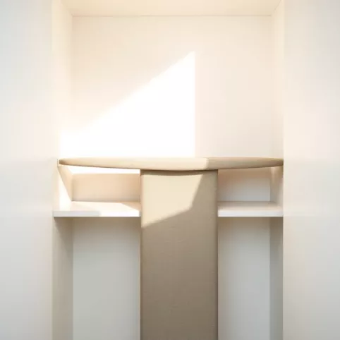 Miejsce na deskę do prasowania w szafie